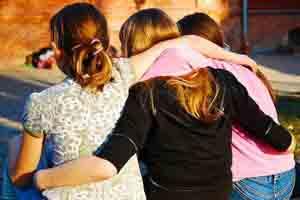 tema che analizza il significato del sentimento dell'amicizia