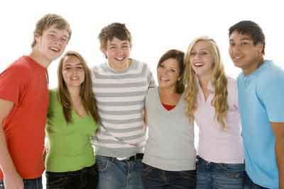 tema che prende in analisi gli adolescenti e il loro mondo