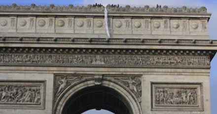 protesta arco di trionfo