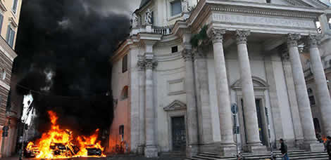 Guerriglia a Roma, ma la riforma sarà al Sanato lunedì