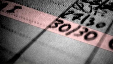La tendenza di basare la propria valutazione su quelle espresse dagli altri docenti negli esami precedenti crea pregiudizi e discriminazioni e non è regolare