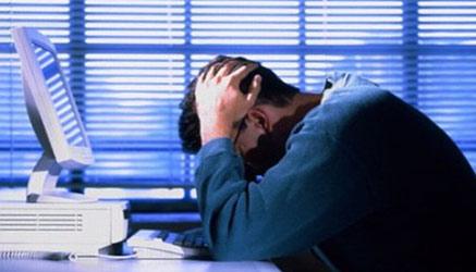 gli studenti che utilizzano internet per porno, videogiochi e giocho d'azzardo rischiano la bocciatura a scuola