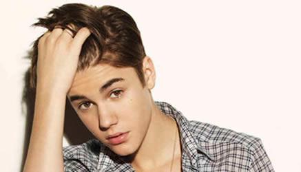 Justin Bieber diplomato alla St. Michael Catholic Secondary School