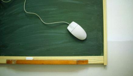 E-book, centri scolastici digitali e fascicolo dello studente universitario: le novità del decreto sviluppo