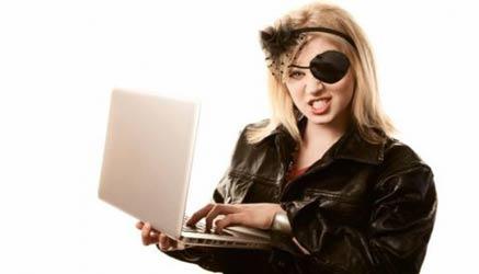 mamma hacker alzava i voti dei figli penetrando nel sistema informatico della scuola