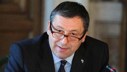 Skuola.net intervista il ministro Profumo ponendogli le domande che tu stesso ci hai inviato