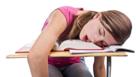 Gli studenti iniziano ad essere svegli e attivi dopo le 10 di mattina e a Biella un preside vorrebbe che a scuola si entrasse due ore più tardi