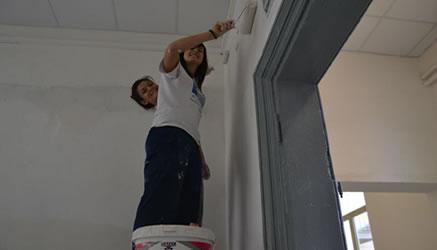 Gli studenti ridipingono le aule della loro scuola per protesta, chi contro una punizione, chi in occasione dell'occupazione. Occupazioni, autogestioni e cortei in numerosi istituti scolastici in tutta Italia