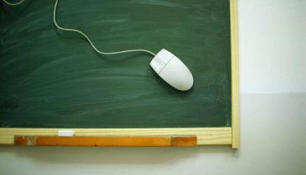 Scuola 2.0 con un anno in meno: l'eredità Profumo