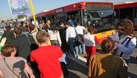autista arriva in ritardo di mezz'ora e si ferma altri venti minuti offeso dalle proteste