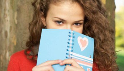 esiste la possibilità di richiedere corsi gratuiti sull'affettività nelle scuole. Scopri il profetto di SafeBook e partecipa al concorso per vincere un tiro in porta con Buffon
