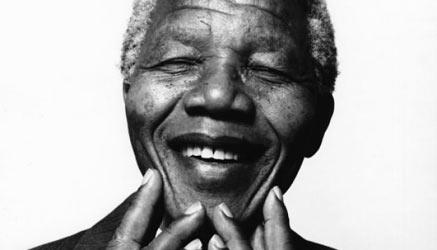 la scomparsa di Nelson Mandela e il saluto commosso del mondo