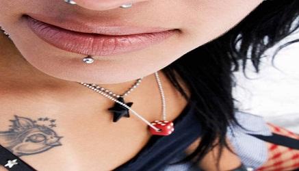 i piercing non sono più di moda?