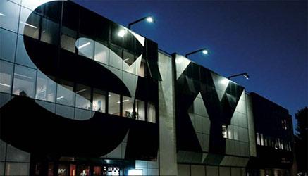 sky cerca stagisti appassionati di cinema e televisione