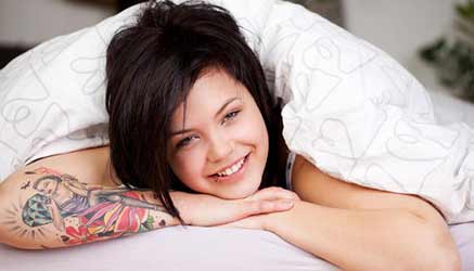 23enne perde la vita per un tatuaggio