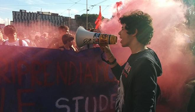 Manifestazione 14 novembre: la diretta dalla piazza