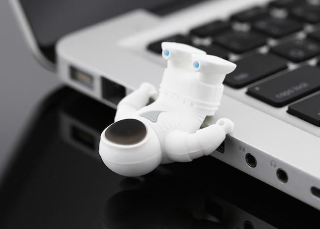  foto di penna usb astronauta
