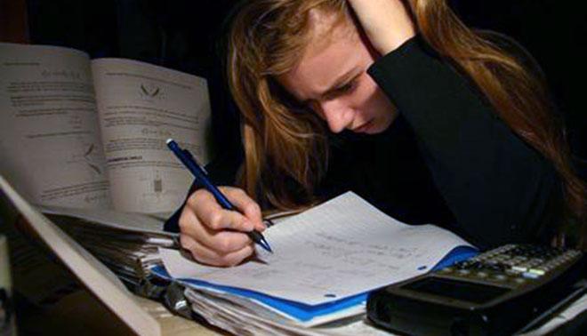 I professori sono obbligati a comunicare i voti del compito in classe agli studenti?