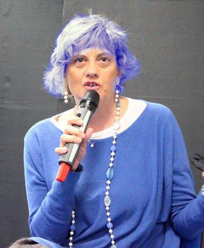 Sui social tutti con i capelli blu