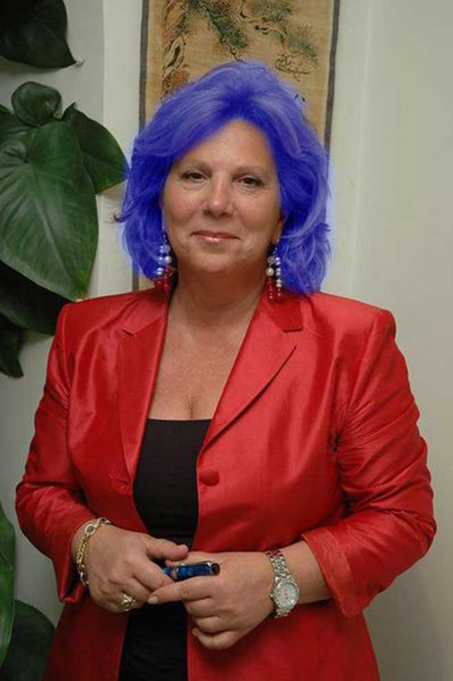 Sui social tutti con i capelli blu