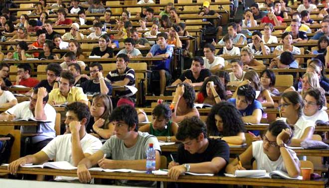 Fino a 2mila euro ad esame, denunciato prof di Architettura