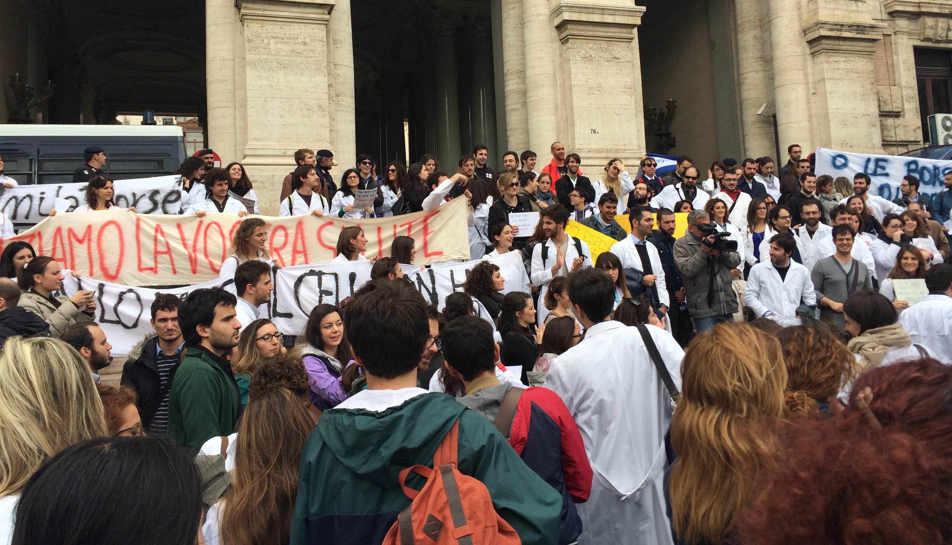 Test specializzazioni mediche, protesta al Miur