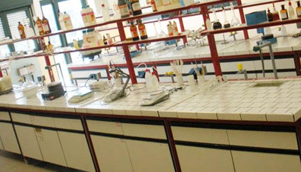 laboratori scolastici, arrivano gli esperimenti online