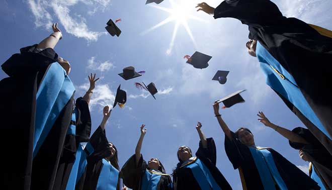 Proposta shock del rettore, laurea triennale gratis