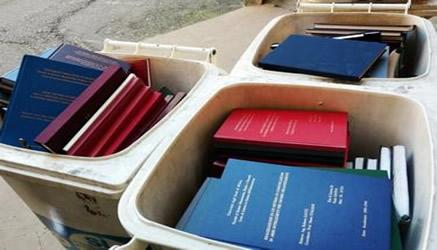 Tesi nella spazzatura, l'Università butta il lavoro degli studenti?
