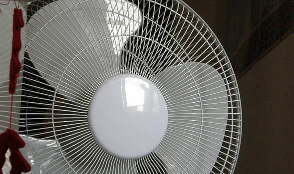 10 soluzioni per sopravvivere al caldo senza condizionatore articolo
