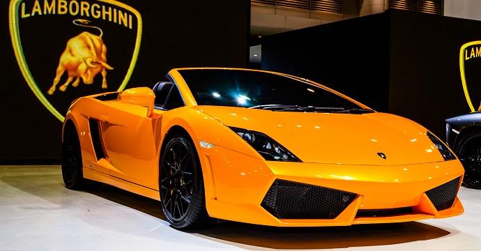 Lavorare in Lamborghini: stage per laureati in Economia ed Ingegneria