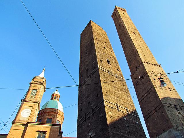 Sedi universitarie: città di Bologna articolo