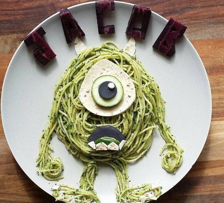 20 piatti a forma di cartoni animati realizzati da una mamma per il figlio articolo