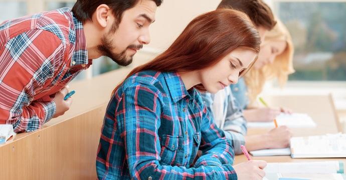 Gli studenti imbroglioni rovinano le università italiane: ecco la mia testimonianza! articolo