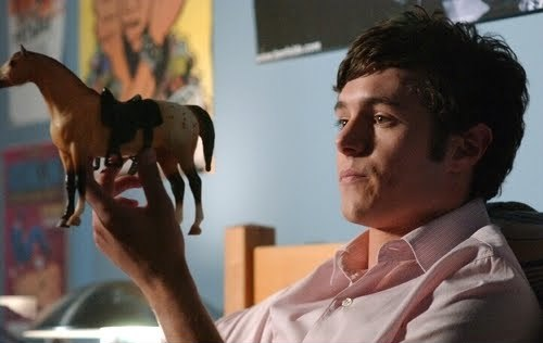 10 cose che non sai su Seth Cohen e su "The O.C." articolo