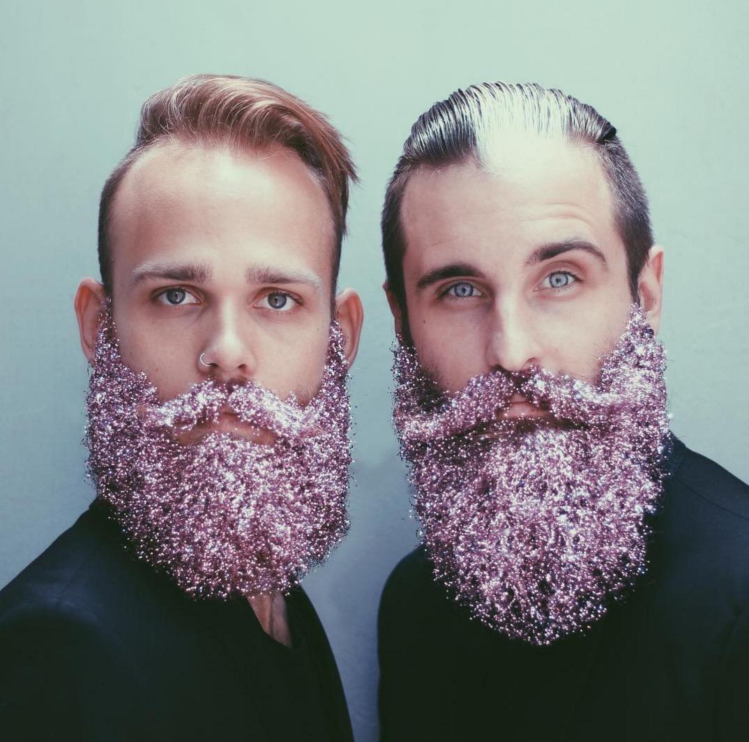 Moda di Natale: la barba glitterata &egrave; gi&agrave; tendenza articolo