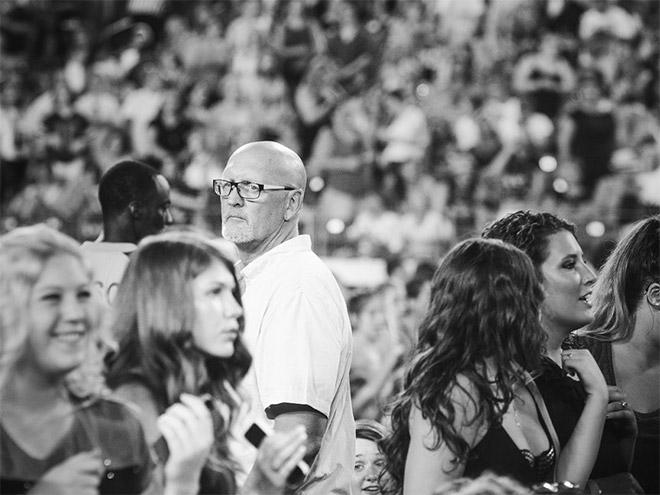 Foto di papà molto tristi ai concerti degli One Direction articolo