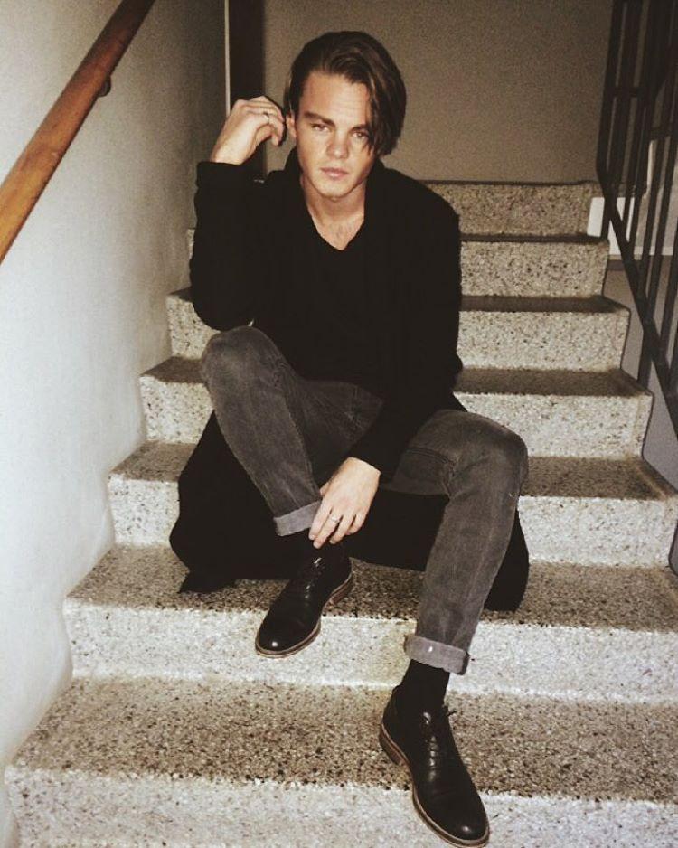 Spopola il Barman svedese uguale a Leonardo Di Caprio! articolo