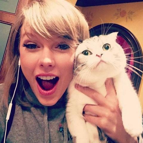 Le 10 foto con più "Mi Piace" del 2015 su Instagram articolo