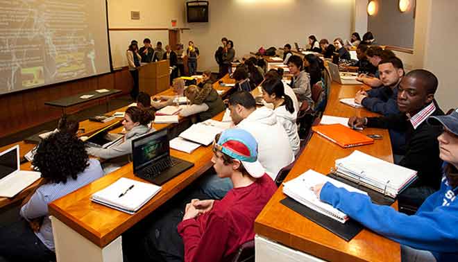 foto di studenti in classe