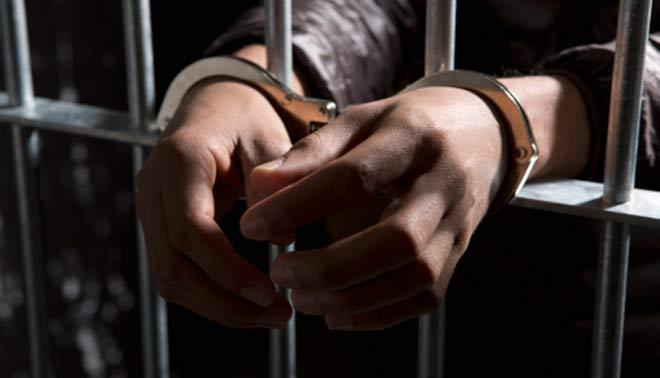 foto di chi copia in Cina potrebbe finire in carcere
