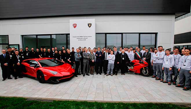 Studenti tra scuola e lavoro in Lamborghini e Ducati