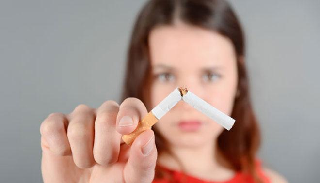 foto di nuovi divieti di fumo per i minorenni