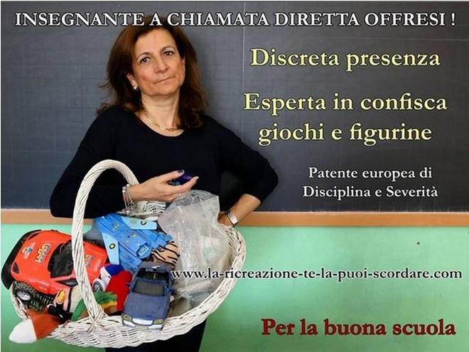 professoressa e lavagna con cesto