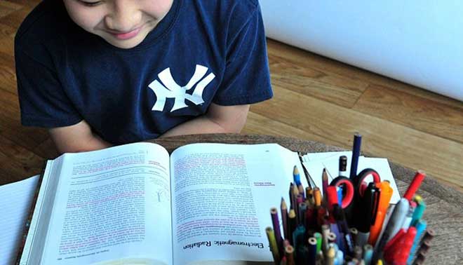 Niente scuola, si studia a casa