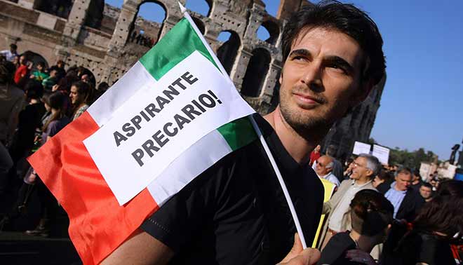 Giovani e lavoro nero: 1 su 2 è senza contratto