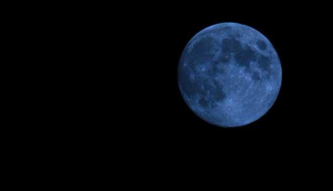 Luna blu: stasera tutti con gli occhi al cielo