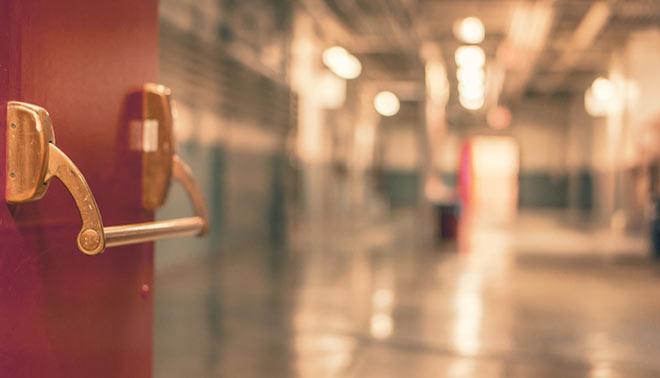 foto di scuola occupata, se non vado sono assente