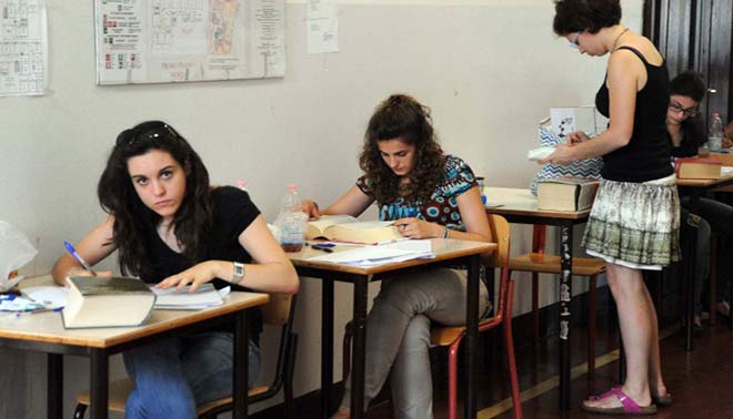foto di studenti che hanno risposto seriamente alle prove Invalsi 2015