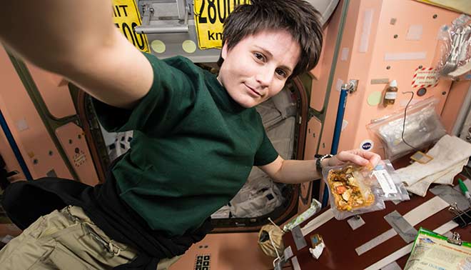 Giannini invita AstroSamantha nelle scuole